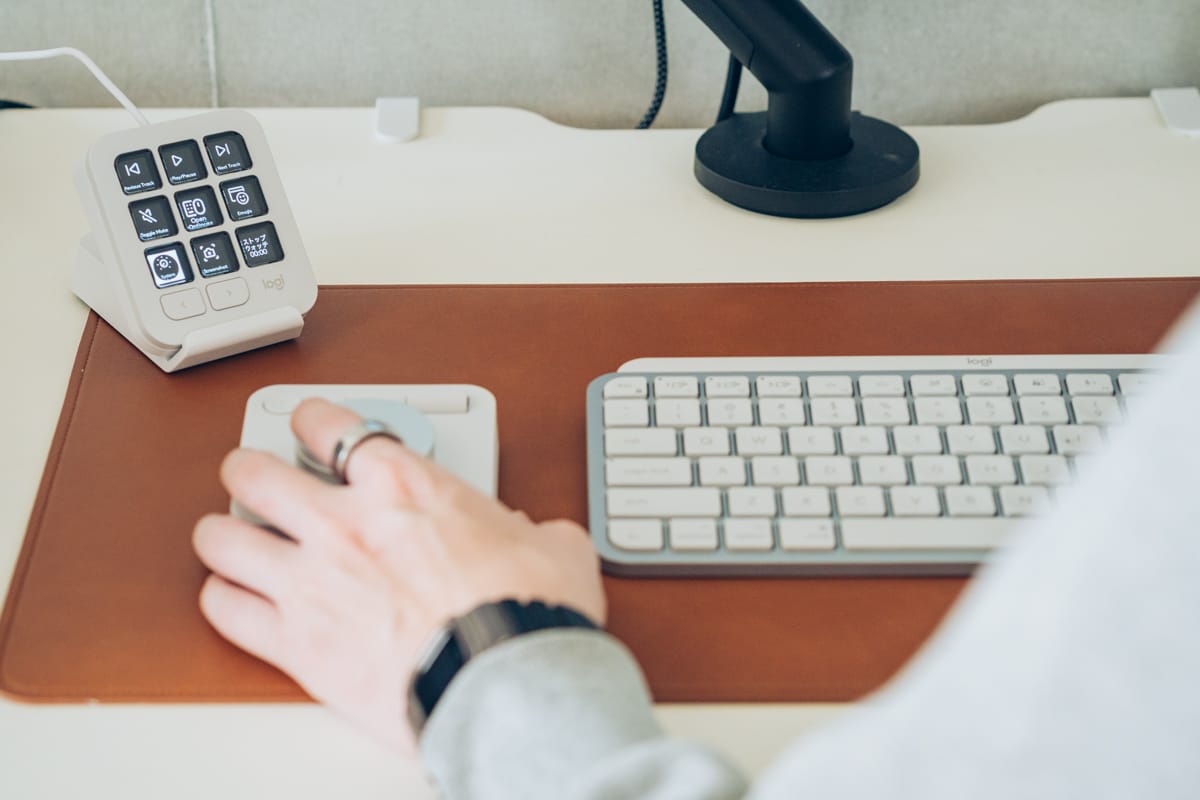 ロジクール MX Creative Console レビュー！シンプルで直感的