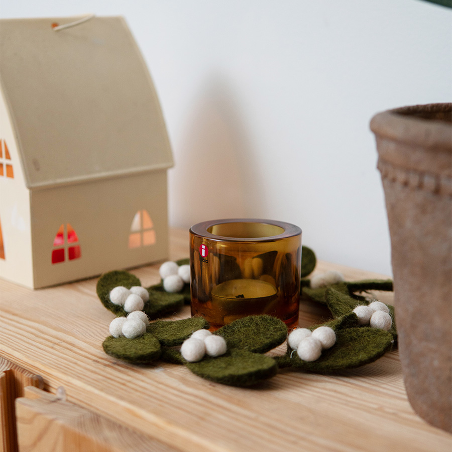 羊毛フェルトのクリスマスリース【ヤドリギ（S・L）ヤドリギスワッグ