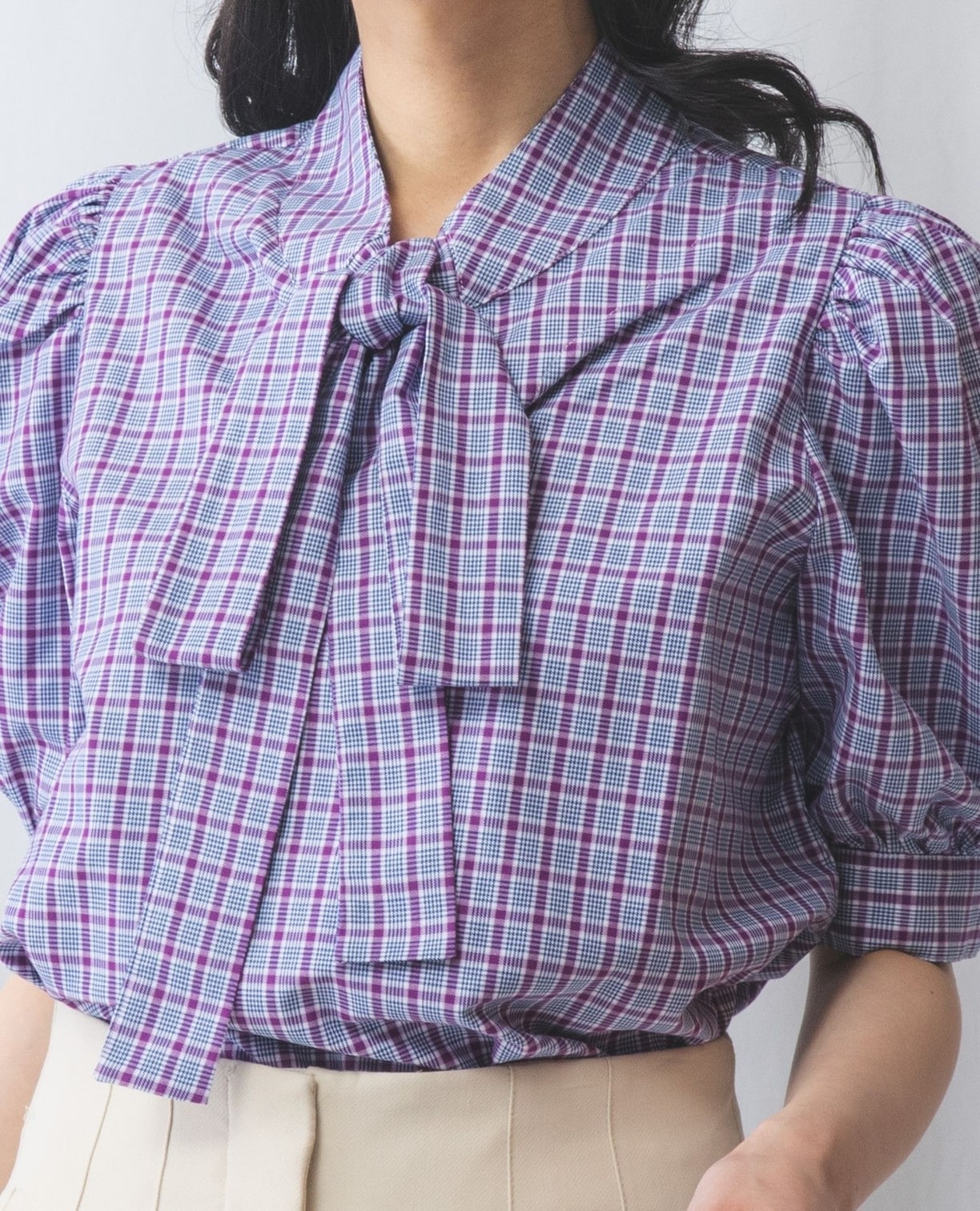 NARACAMICIE】チェックギャザー袖ボウタイブラウス(0(S)7号 パープル