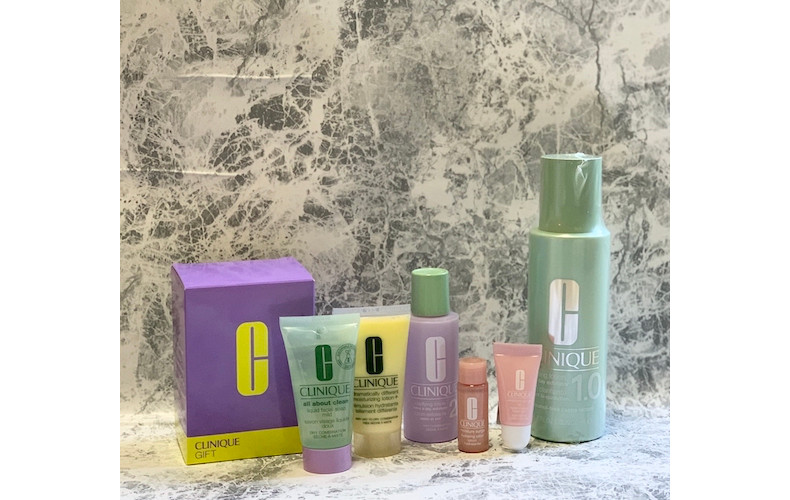 クリニークの『ふき取り化粧水セット』がお得ですごすぎる♡ | Domani