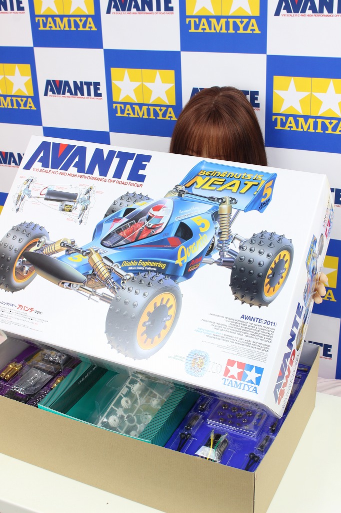 ドールとタミヤ「アバンテ」 (組立編1)