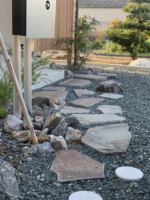 自然素材の魅力 ～浜松で自然を楽しむお庭なら都田建設スローガーデン