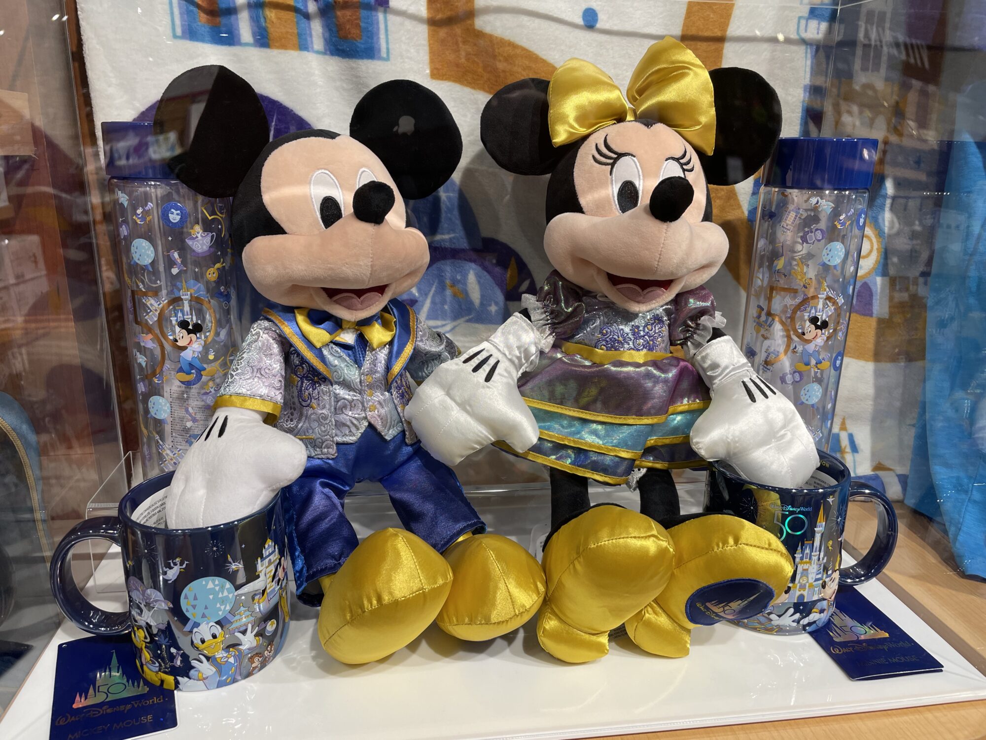 ウォルト・ディズニー・ワールド50周年記念グッズ、日本のショップ