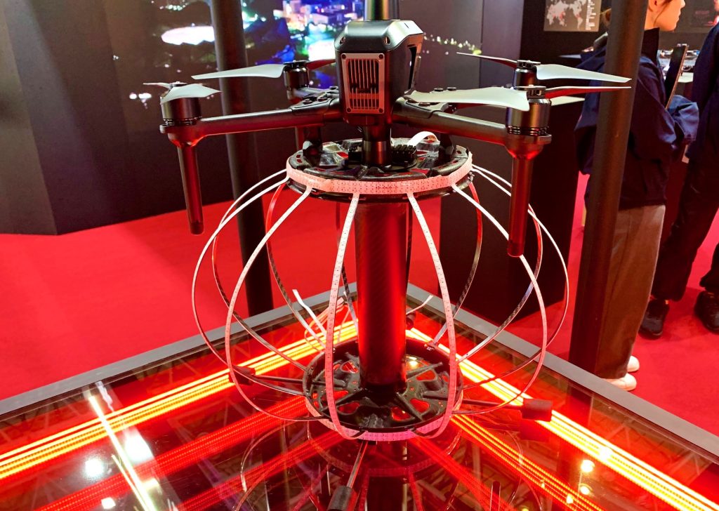 レッドクリフ、多機能ドローンショー機体「RiFF-JP」をInter BEE 2024