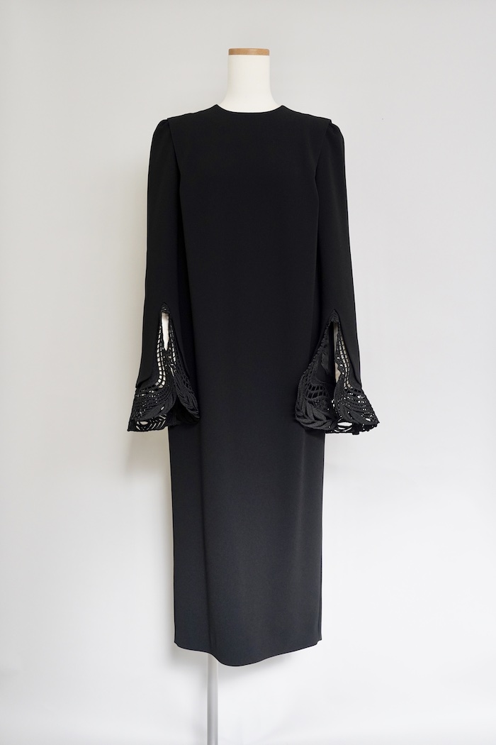 Mame Kurogouchi（3泊4日） Embroidered Cuffs Crew Neck Dress 1 / June