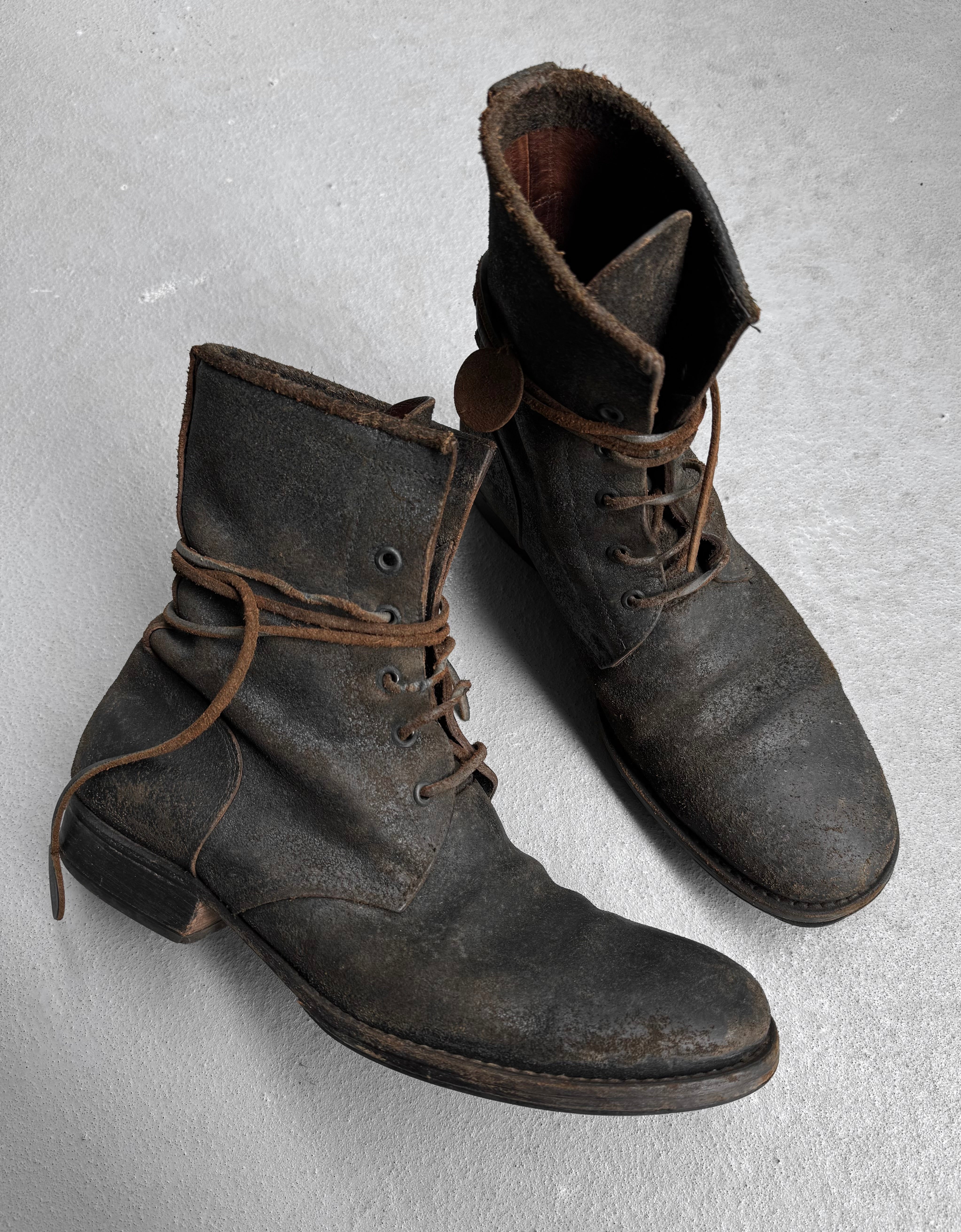 Carpe Diem Early 00s Distressed Horse Leather 'S23M' Lace-up Boots