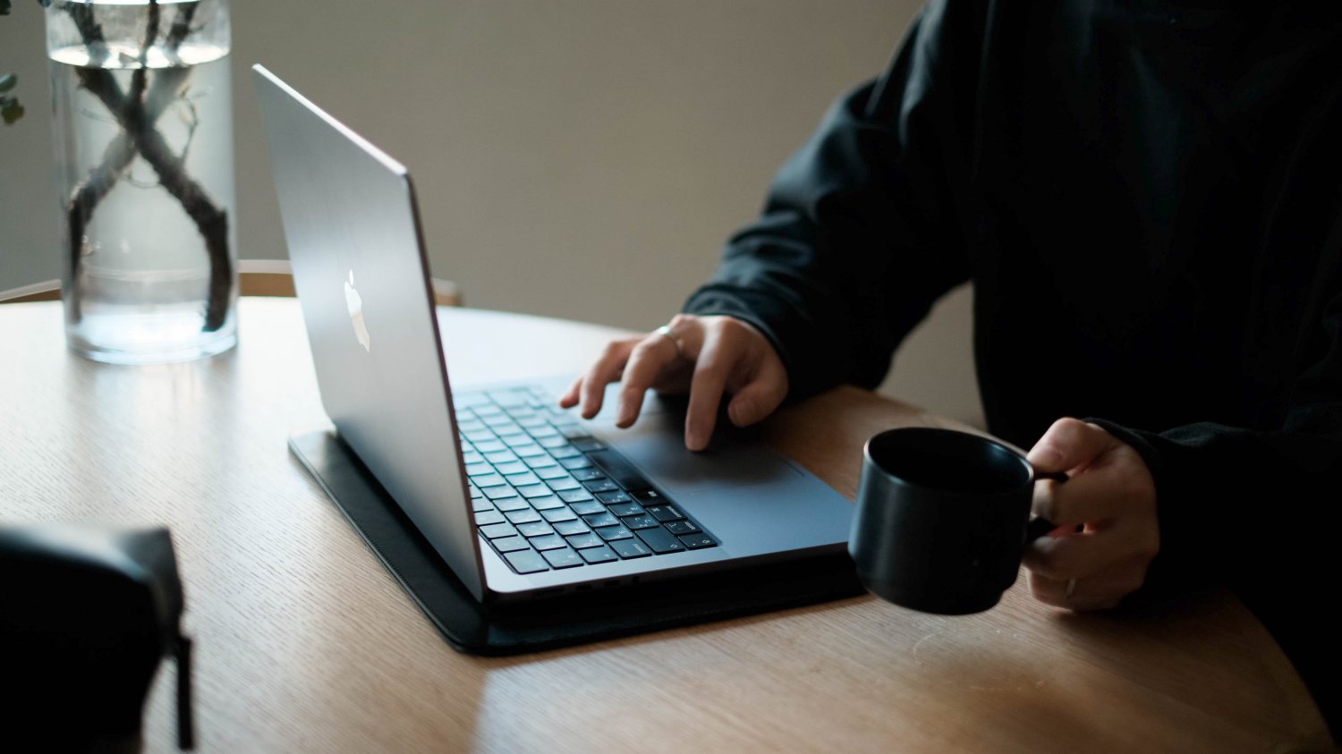 Leather MacBook Case | drip（ドリップ） インフルエンサー/ブログ