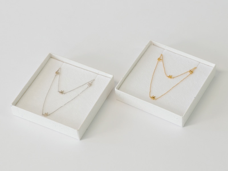 せりのりか　アイシー　ポスター6枚　煌めきネックレス　おまけ　セット セボンスター』、本物の宝石を使った“大人向け”限定ジュエリーを製作