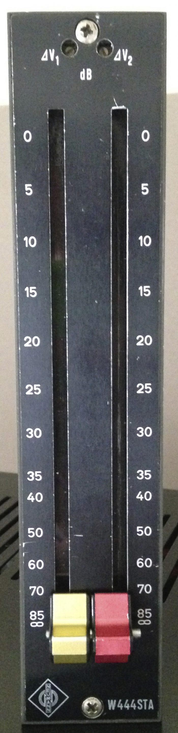 Neumann W444 active faderのレビュー！ノイマンのプリアンプ付き