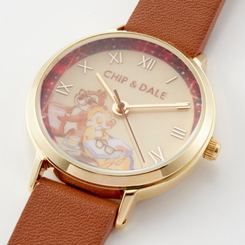 文字盤は読書をするチップ＆デールのアート！ベルメゾン ディズニー