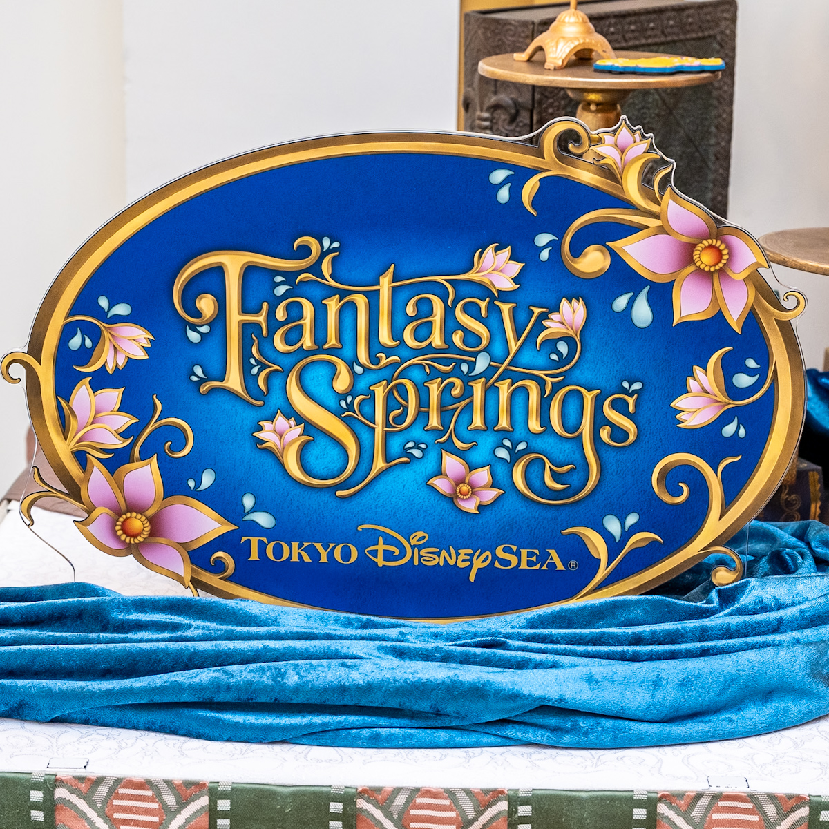 アトラクションのポスターデザインも！東京ディズニーシー