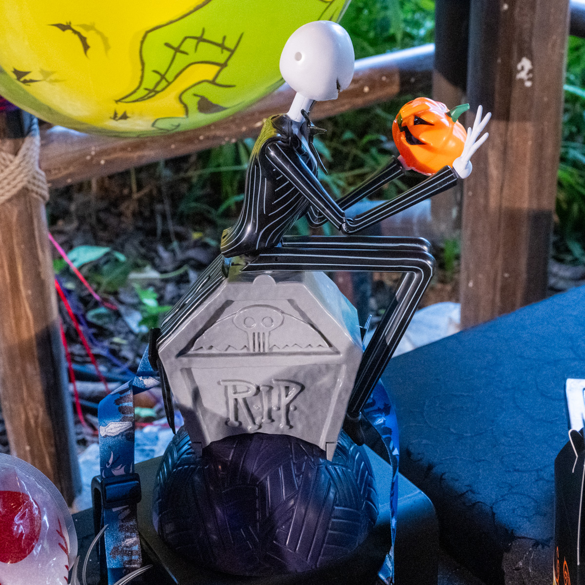 墓石に座るジャック・スケリントン！香港ディズニーランド