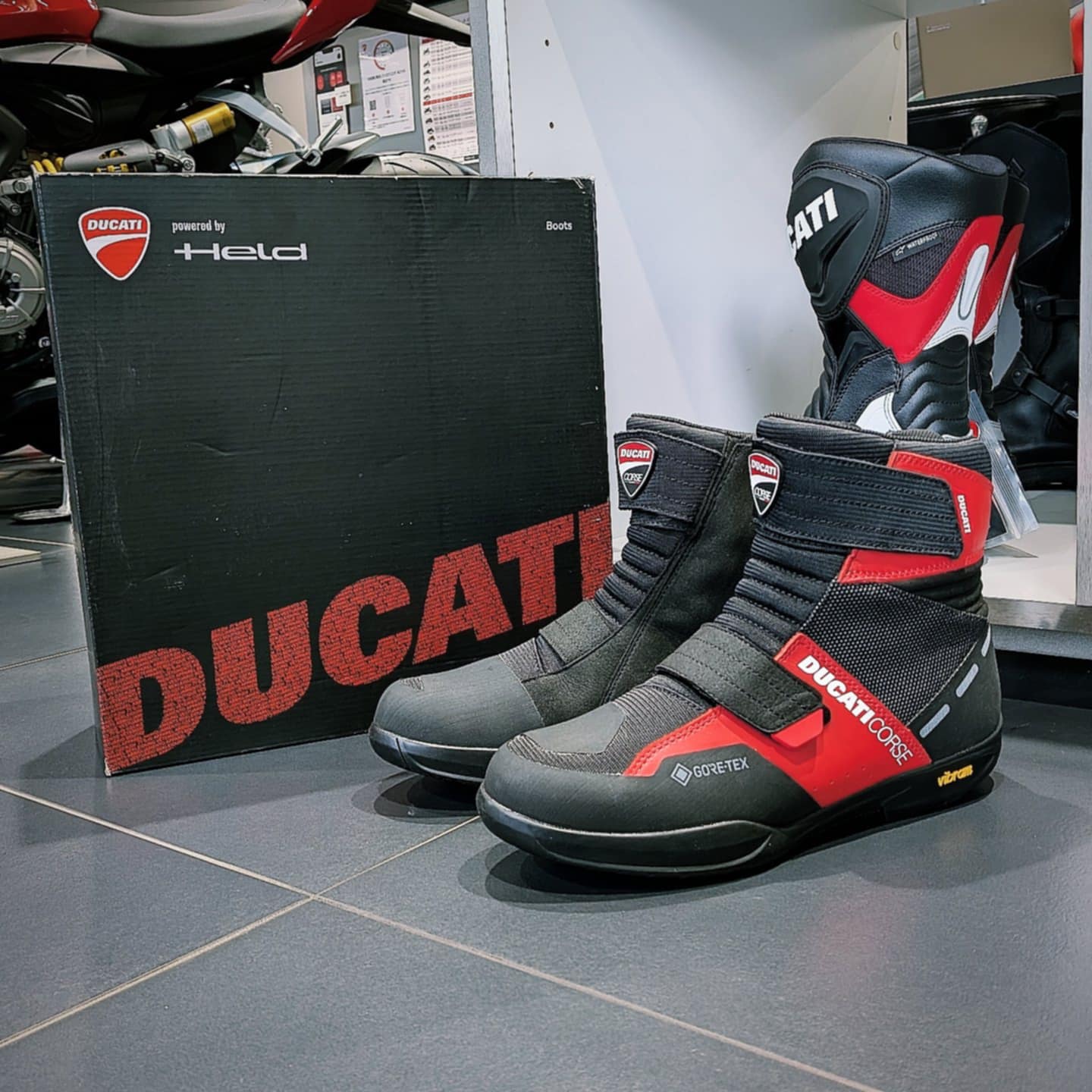 9af9dbd4-21d0-47f4-b281-