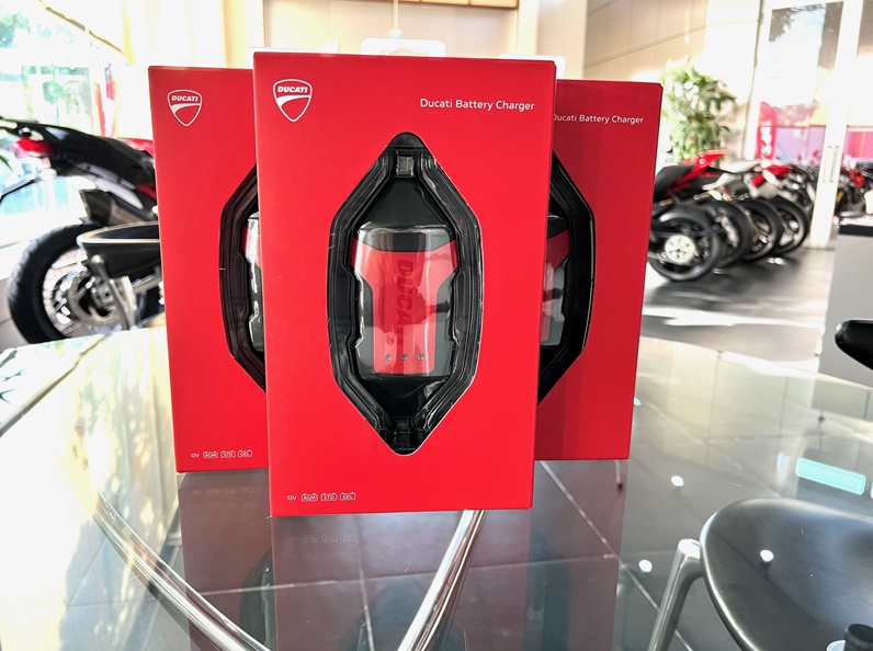 Ducatiバッテリーチャージャー – Ducati Saitama