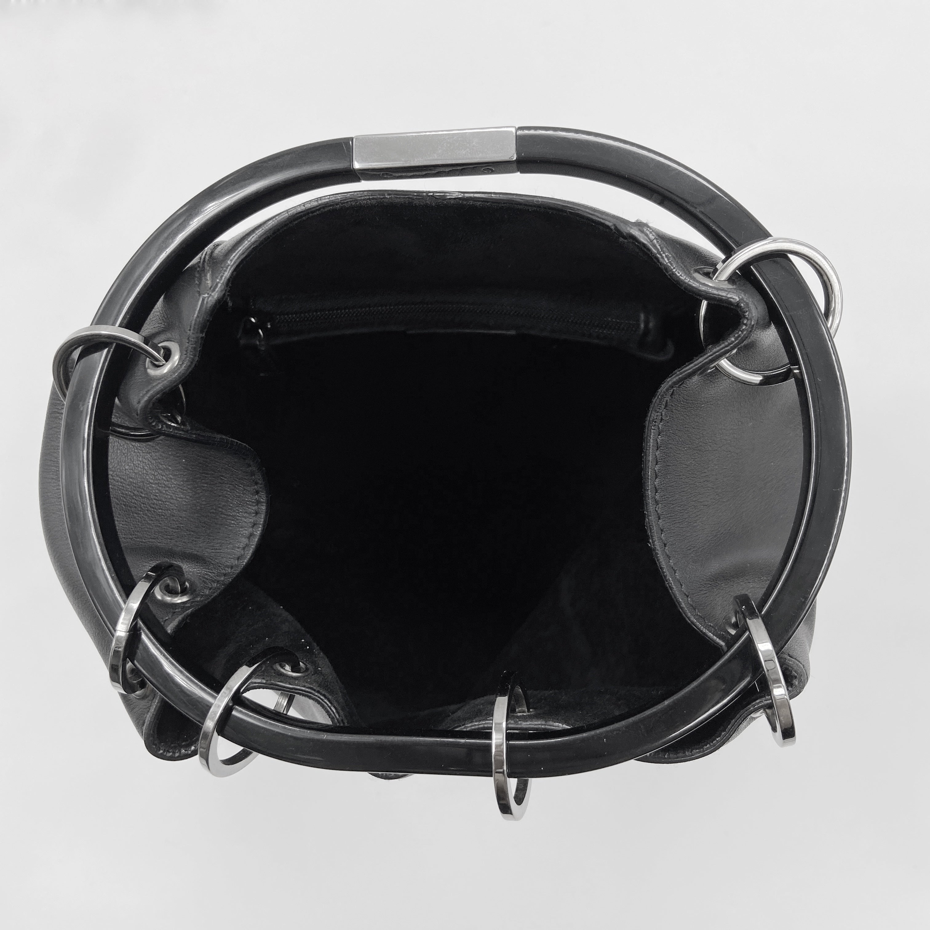 Gucci Fall 1999 Iconic Tom Ford Black Leather Acrylic Ring Bucket