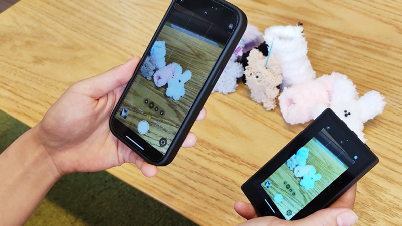 スマホ画面をミラーリングする専用モニタ、自撮りや遠隔確認、同時視聴