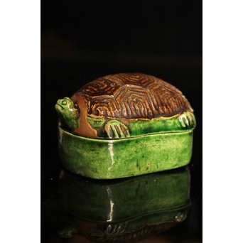 金印河濱支流 永楽造 亀交趾香合 K231｜骨董店 のびる 古美術 骨董