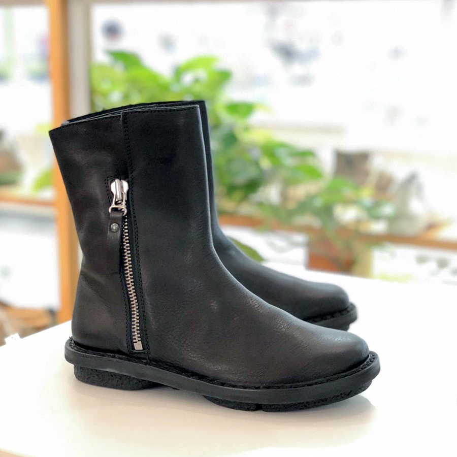 送料無料】trippen[トリッペン]/DEER-WAW 普遍的でシンプルなショート