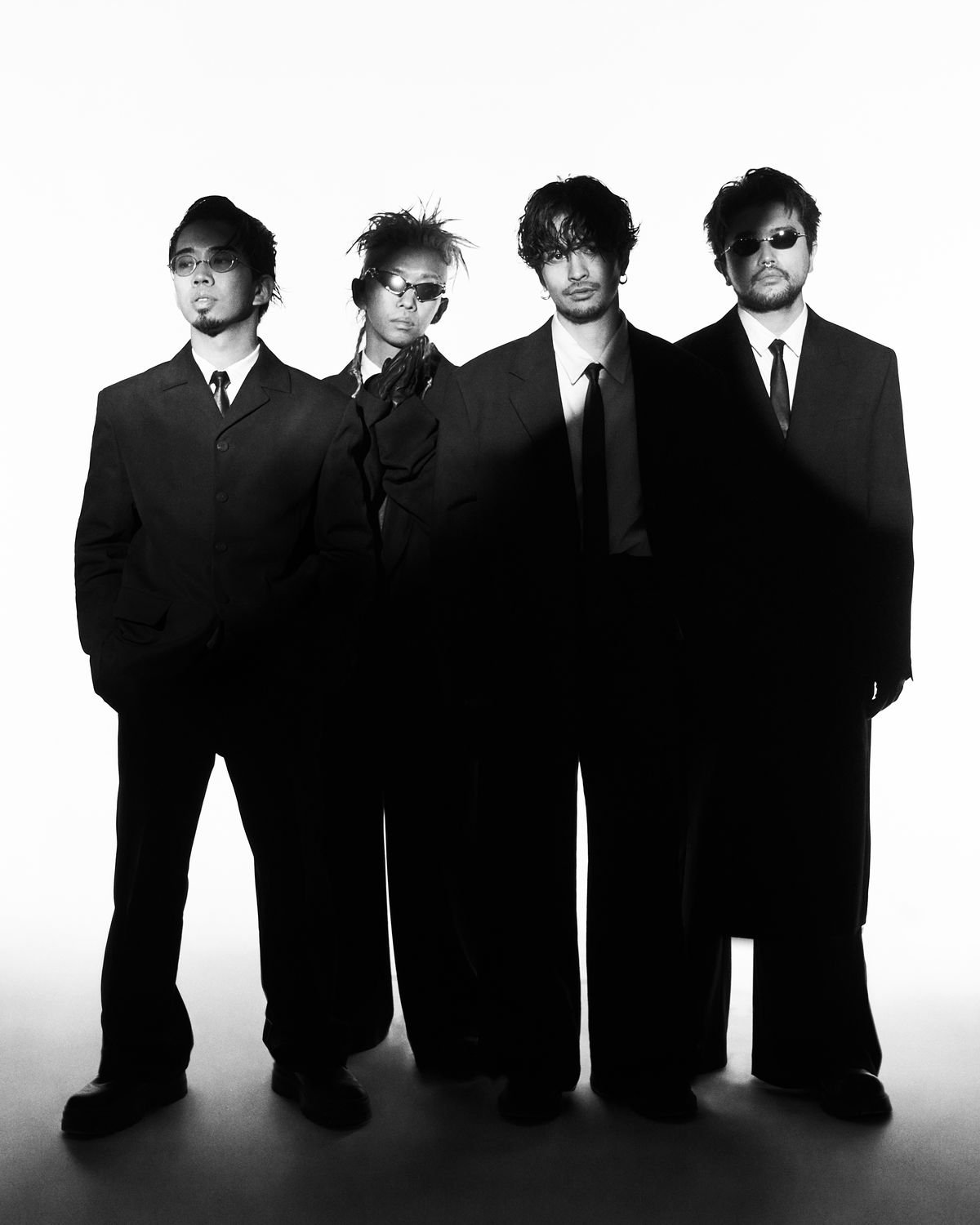 King Gnu、新曲『AIZO』期間生産限定盤CDパッケージが、『呪術廻戦』原