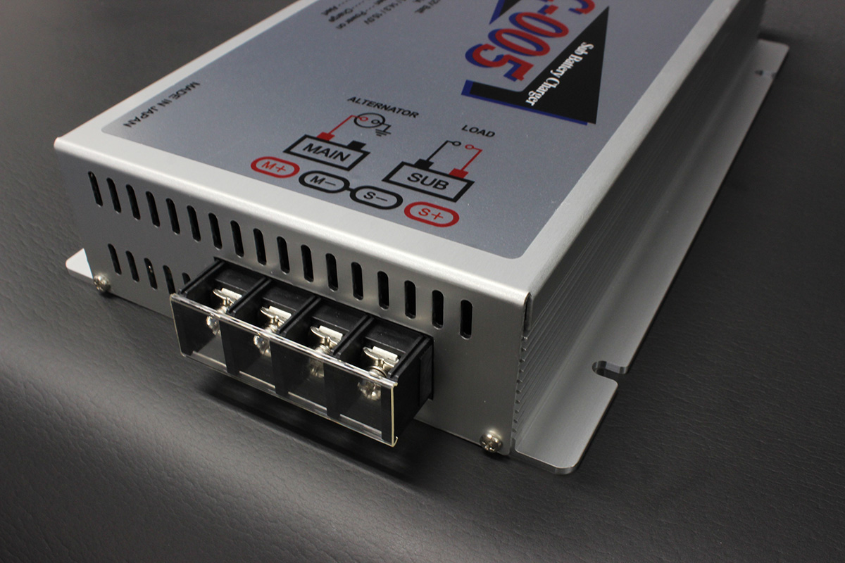 New-Era 昇降圧機能搭載サブバッテリーチャージャー SBC-005（走行充電