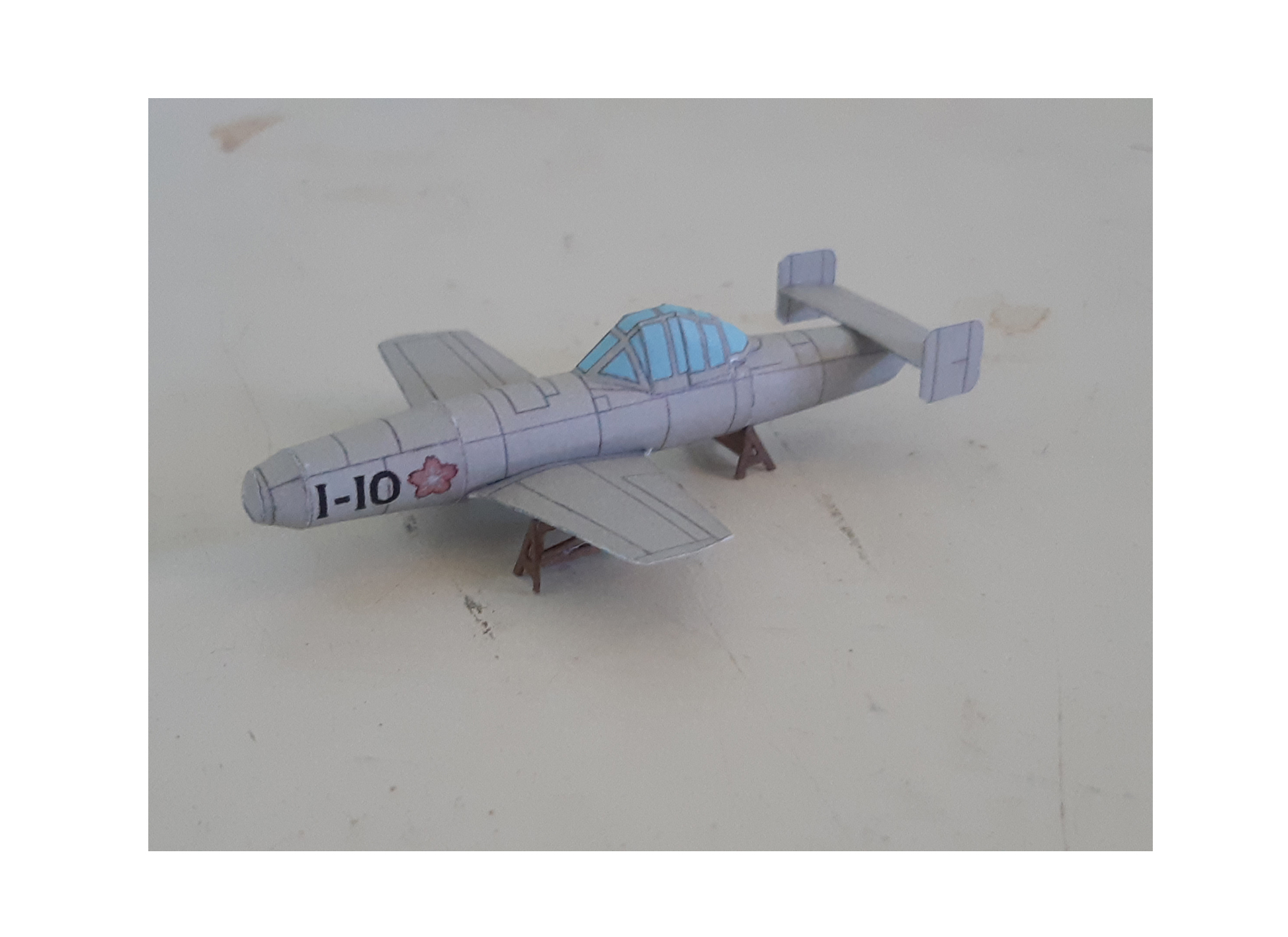 1/100 Mitsubishi G4M2 and Yokosuka MXY-7 Paper Model - EcardModels