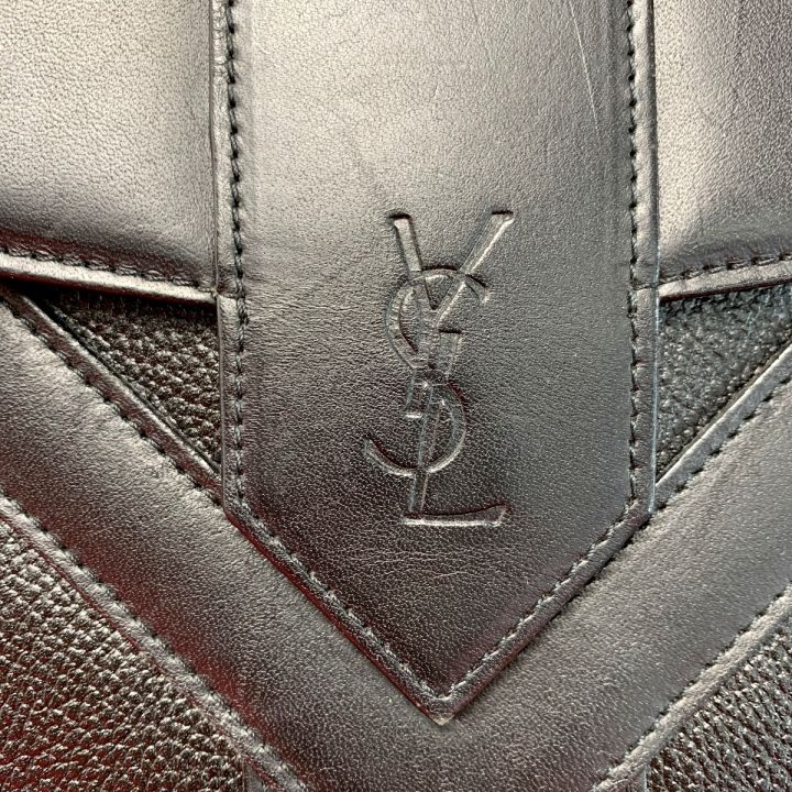 Yves Saint Laurent イブサンローラン YSLロゴ カサンドラ ブラック