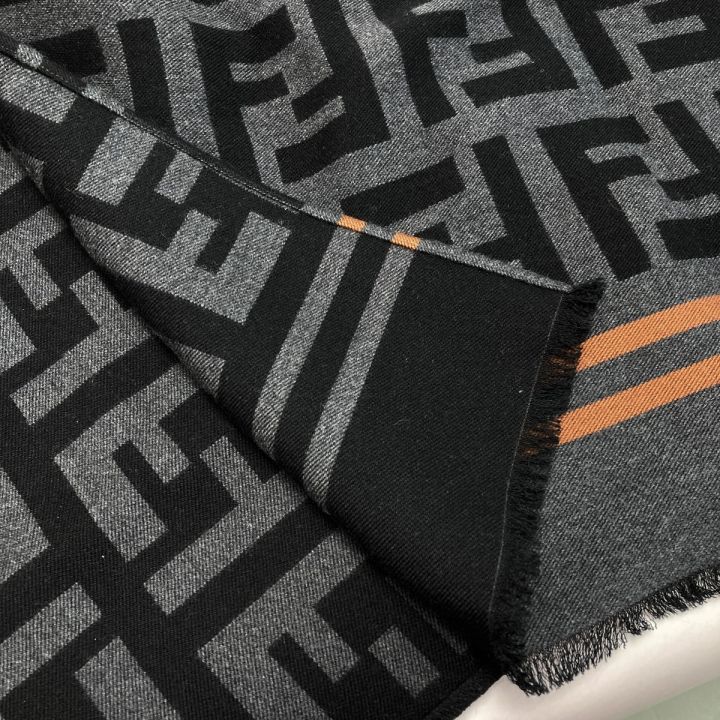 FENDI フェンディ ズッカ柄 ポンチョ TUサイズ FXX636 A3Q1 TU