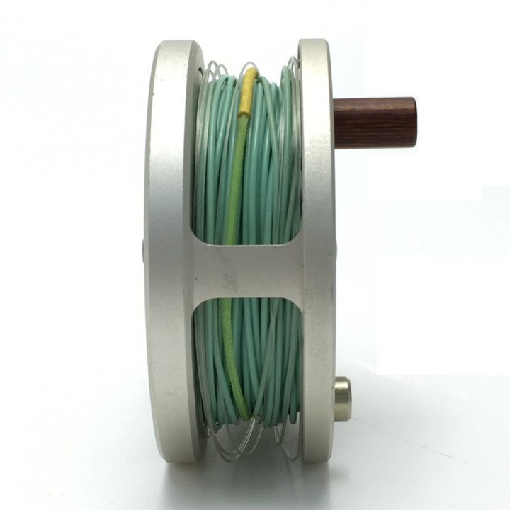 ufmウエダ CANTATA カンタータ 2200 フライリール - 中古 - なんでも