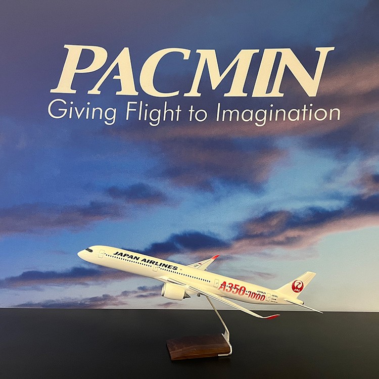 1/100 JAL A350-1000 1号機 JA01WJ デスクトップモデル: JAL