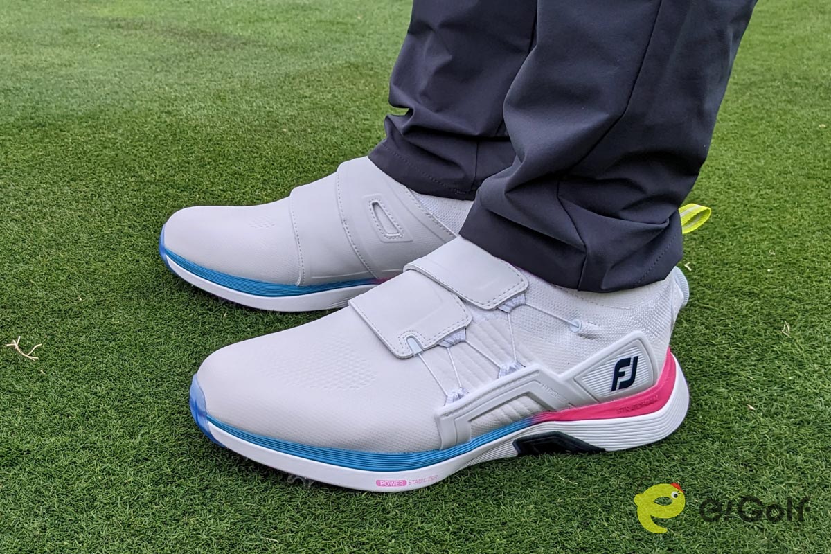歩きやすいのに安定感アップ！ フットジョイ「ハイパーフレックス」を