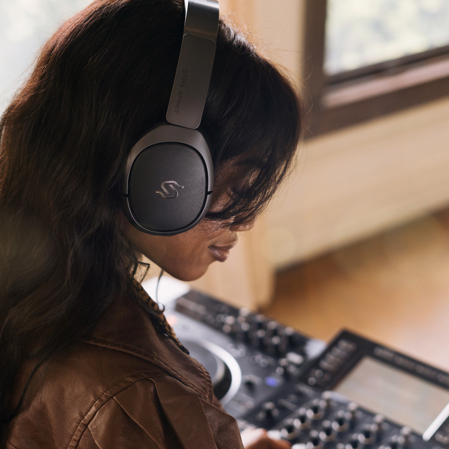 Stax Spirit S5 Wireless Planar Magnetic Headphones – Edifier USA