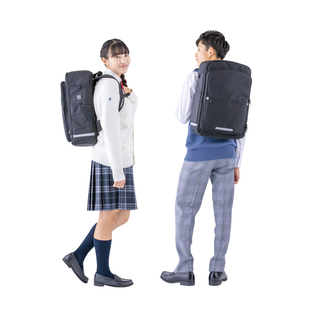 タブレットと教科書が入っても重さを感じにくい、中高生向け通学カバン