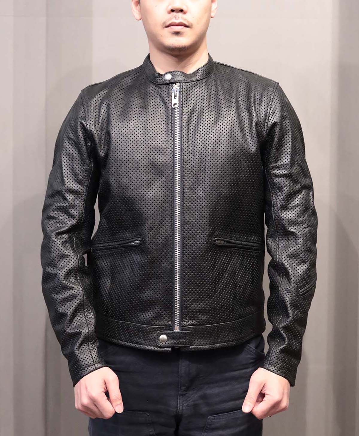 夏でも革ジャン！夏用のパンチングレザージャケットをご紹介