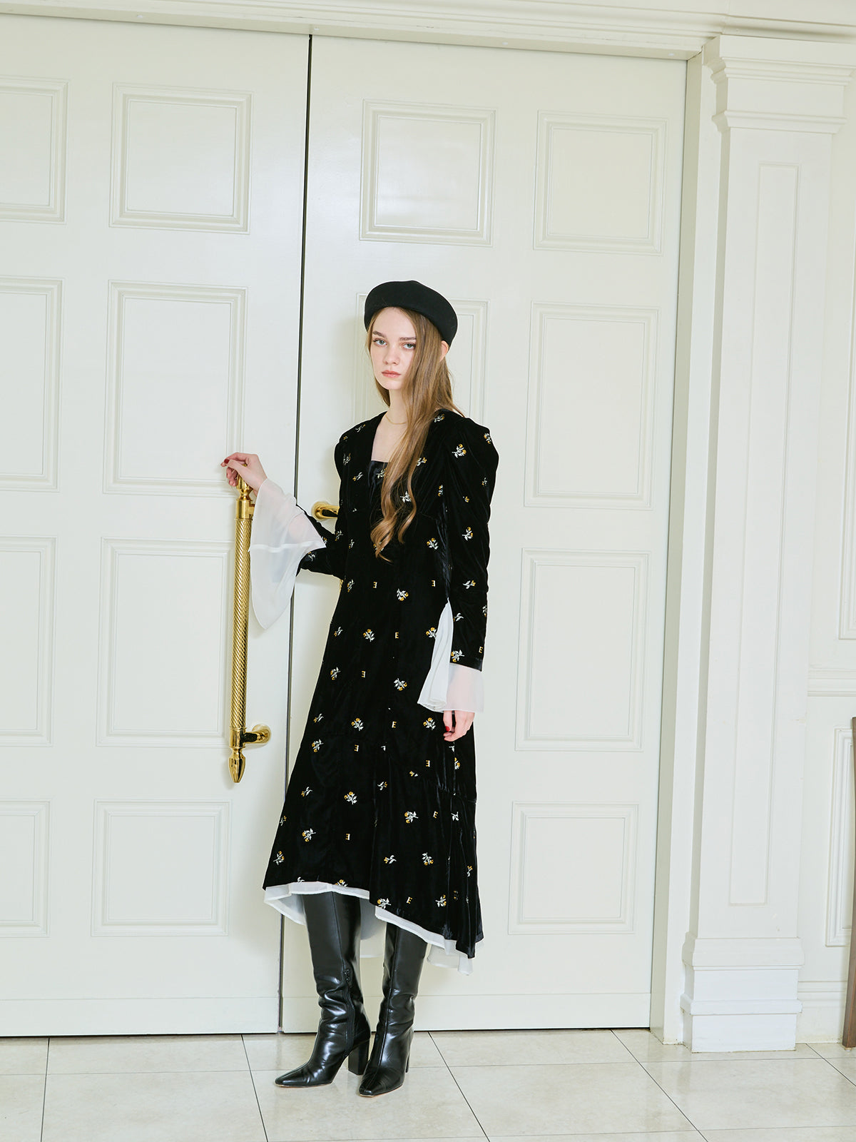 フワラーモチーフベルベットレースカラーワンピース