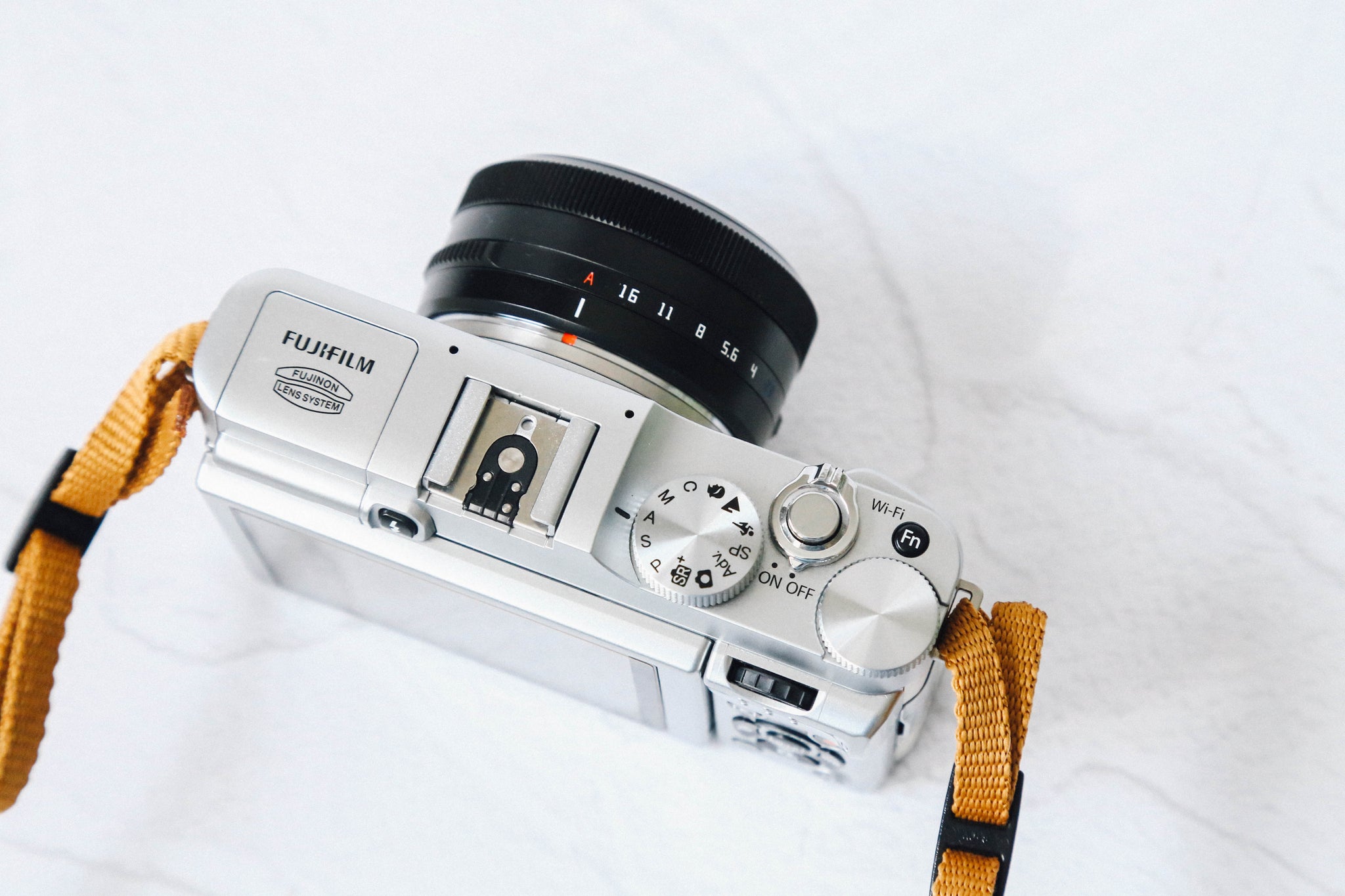 FUJIFILM X-A1【完動品】1000台限定色ホワイト❗️明るいパンケーキ