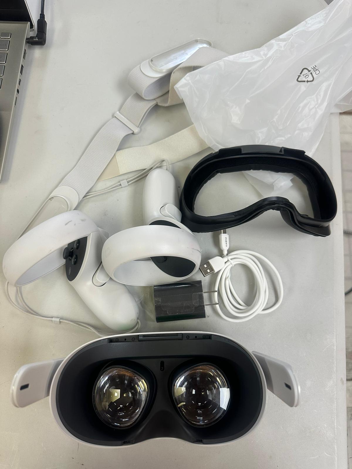 Excellent) Oculus Meta Quest 2 128GB with 30 games preloaded