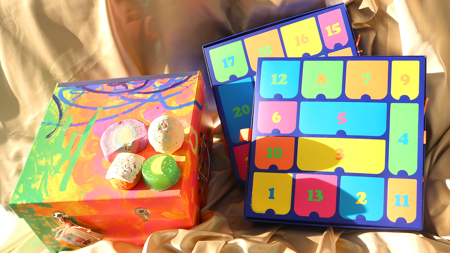 LUSH アドベントカレンダー ギフト」ドキドキ感を味わえる限定バスボム