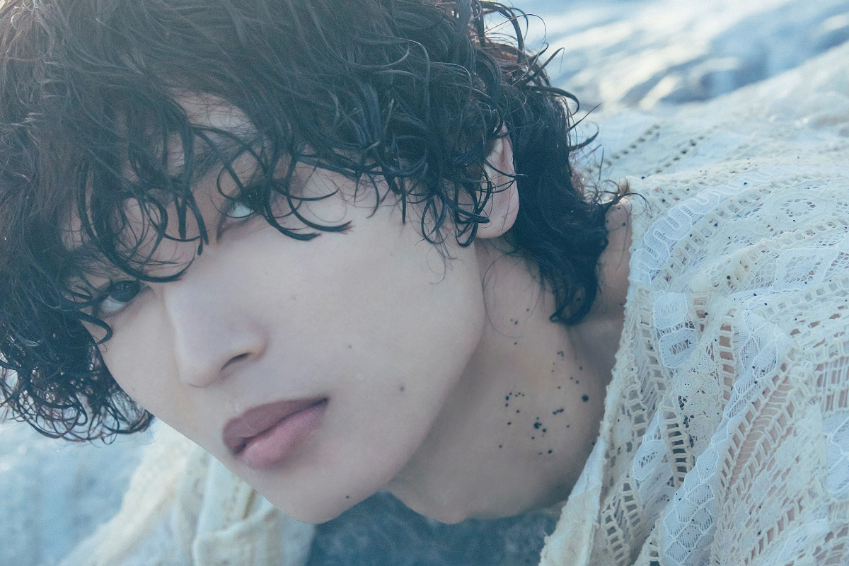 鈴木曉(WATWING)、初写真集のタイトルが決定！特別版の表紙カットも