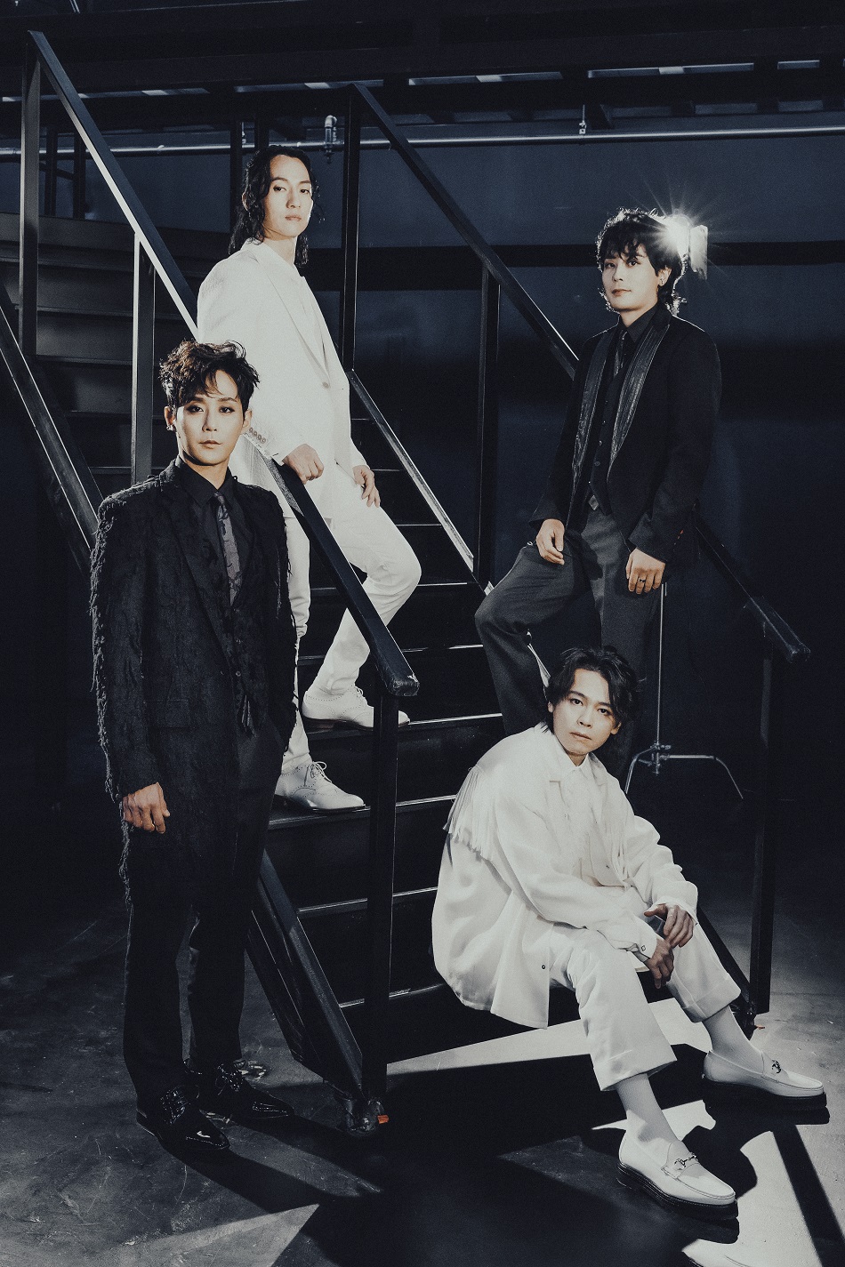 ミュージカル『DEVIL』X-White役 中川晃教 インタビュー | ローチケ