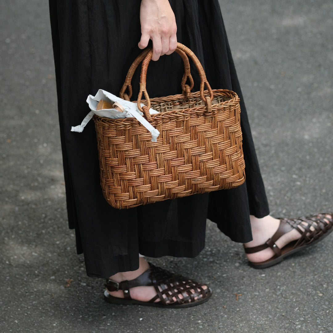 手提げ鞄のようにコンパクトなあけびかご – Envelope - エンベロープ