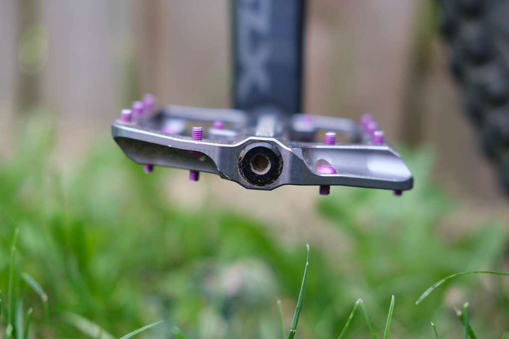 12 of the Best 2020 Flat Pedals Ridden & Rated - Pinkbike