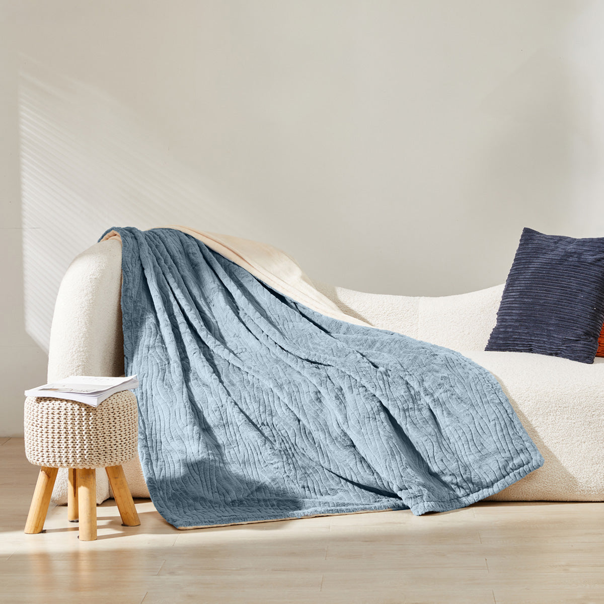 電気掛敷毛布 Naps｜発売1ヶ月で完売・9段階温度調節