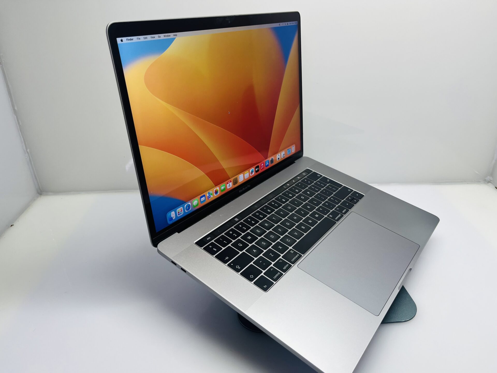 Buy Used Apple MacBook Pro 15-Inch “Core i7” 2.9GHz (Touch/Mid