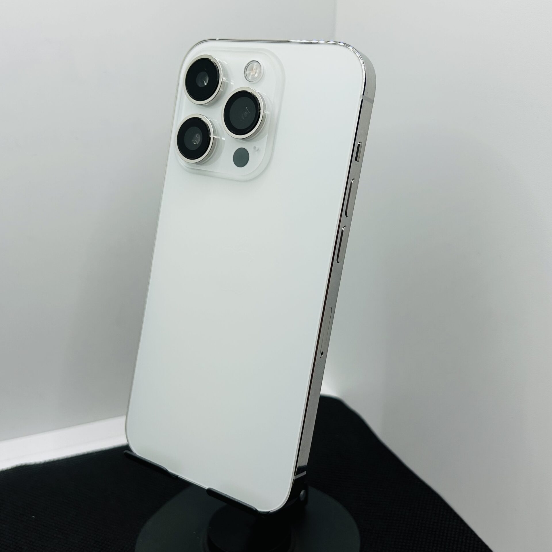 Buy Used Apple iPhone 14 Pro 128 GB Silver - (Grade B) - Warranty