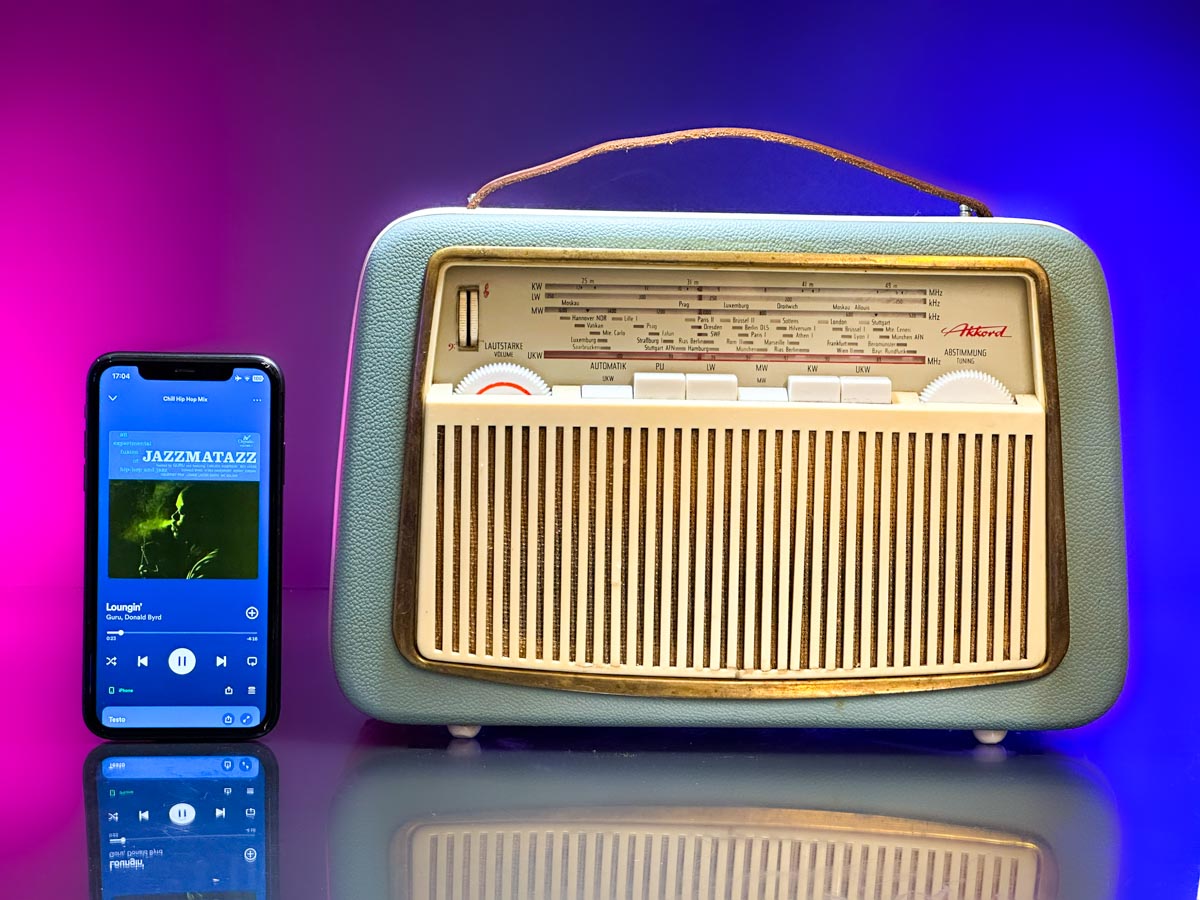 Akkord Pinguin U61 Portable Bluetooth Speaker from 1961 - Vintage