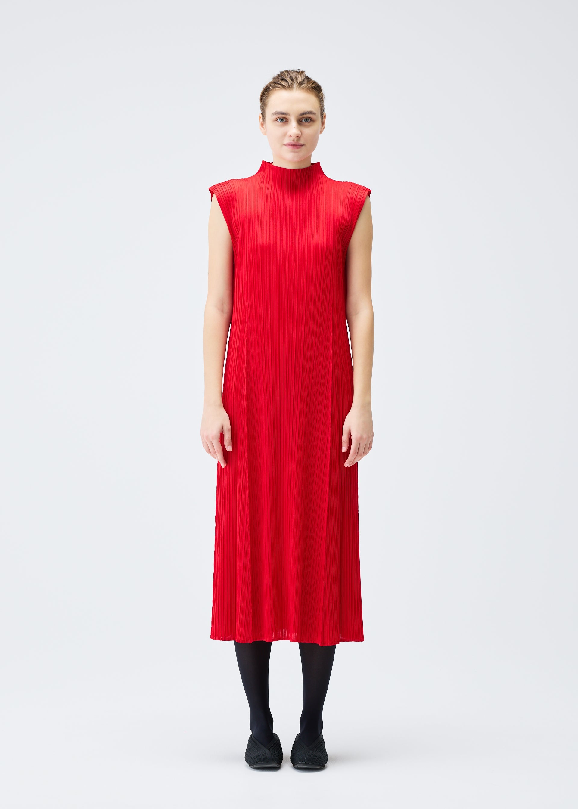 MONTHLY COLORS : NOVEMBER Dress Red – ISSEY MIYAKE EU