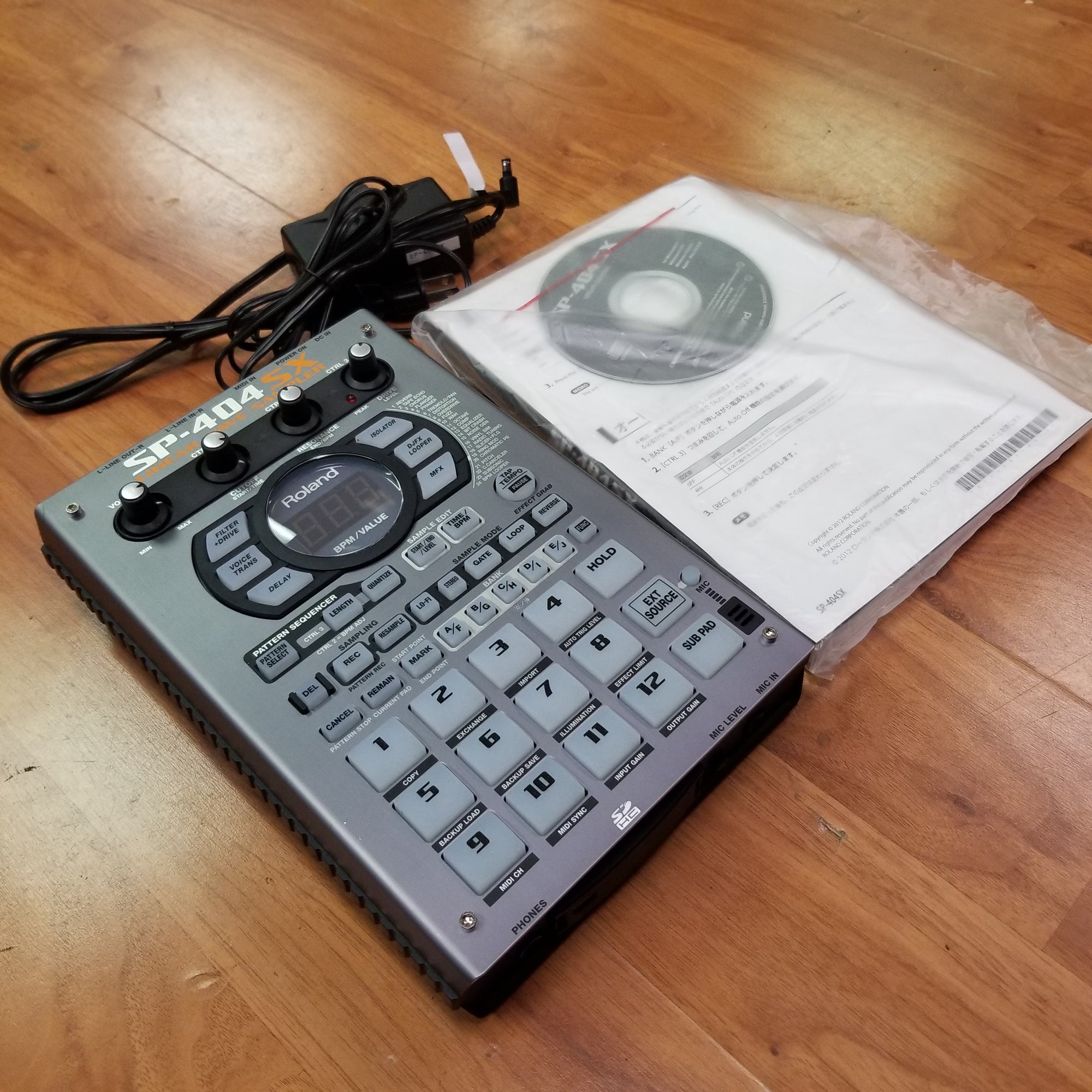 Roland SP 404 SX Linear Wave Sampler - Evolution Music