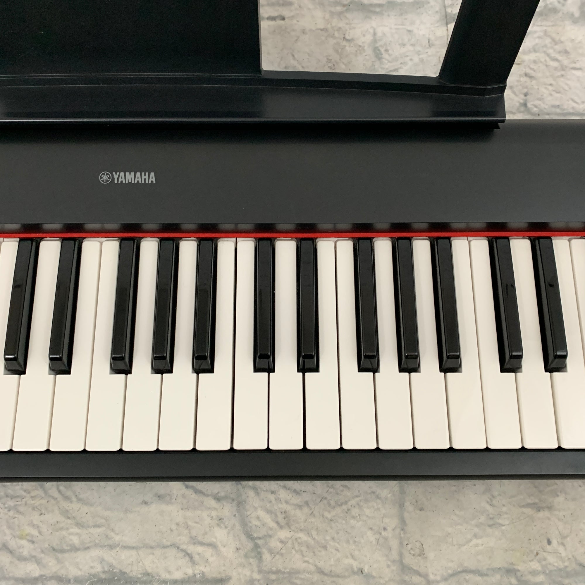 Yamaha NP-11 Piaggero Portable Keyboard 61 Key Digital Piano