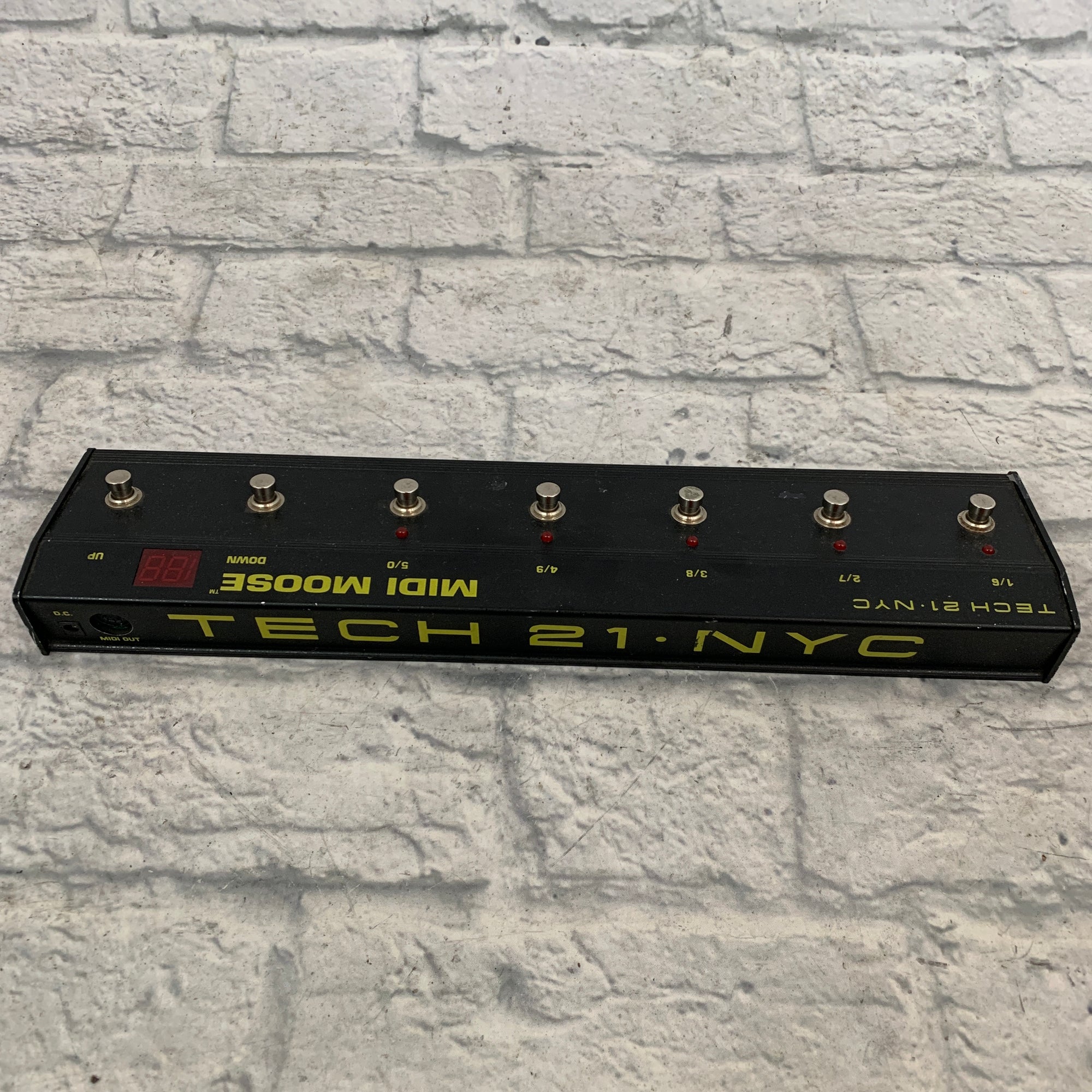 Tech 21 Midi Moose Midi Foot Controller with 20ft Midi Cable