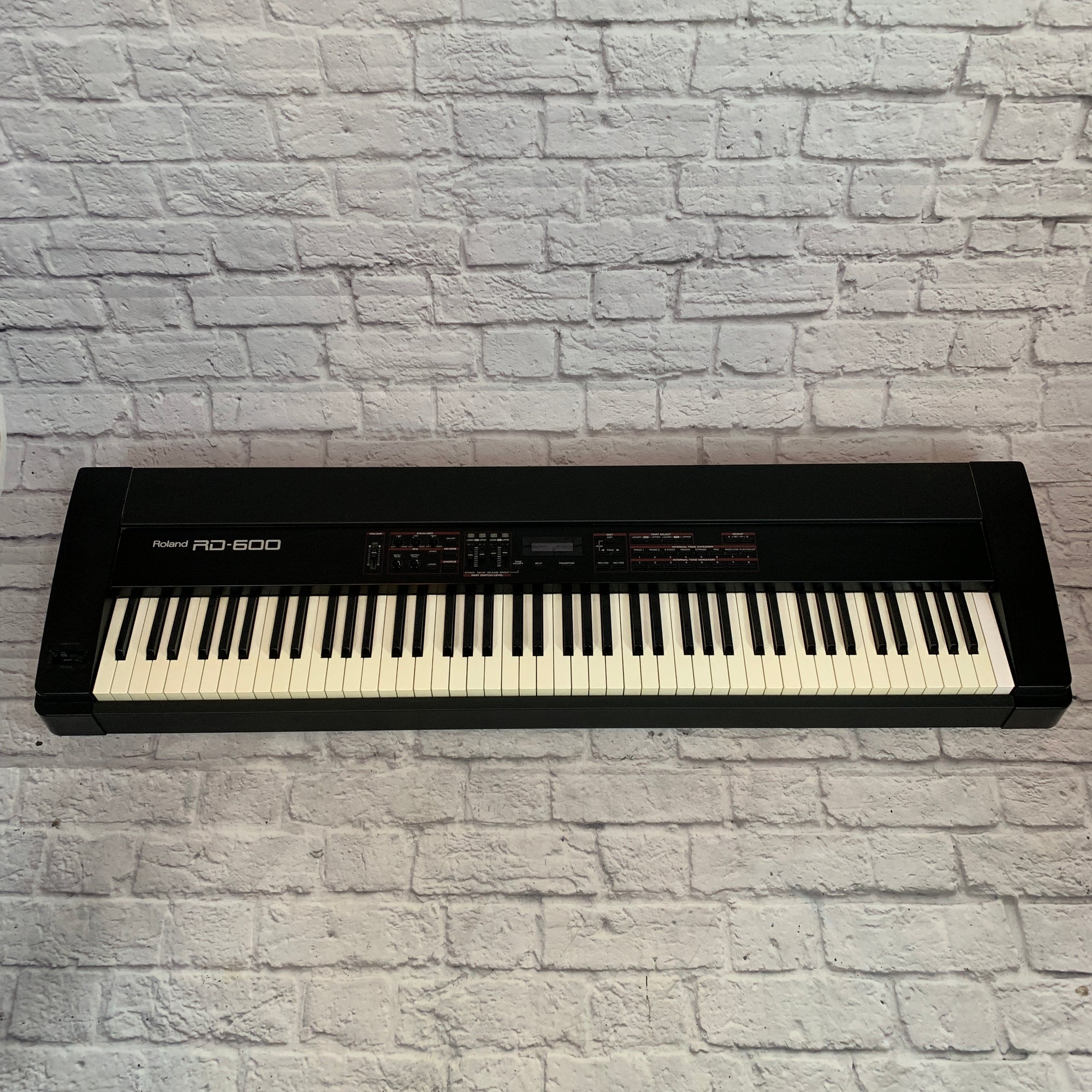 Roland RD-600 88-Key Digital Stage Piano w/ Stand - Evolution Music